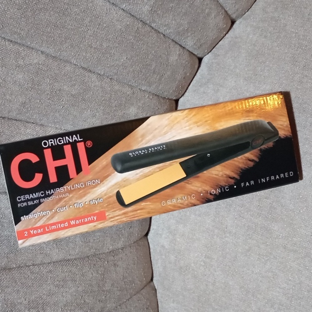 Original CHI Ceramic Hairstyling Iron, NWT, New in Box
